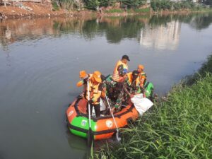 Galang Anggota PPSU Kodim 0501/JP Laksanakan Kerja Bakti Serentak Dalam Rangka Peringatan HUT TNI Ke- 79