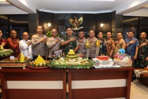 Kapolres Jakarta Utara Bersama Forkopimko Jakarta Utara Berikan Ucapan Dirgahayu TNI ke 79