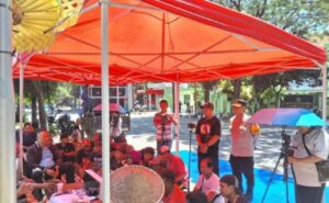 Humanis ! Drama Parodi Saroja Iringi Rapat Paripurna Penetapan Pimpinan DPRD Kota Kediri