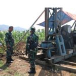 Satgas 0809/Kediri Buat Sumur Bor Penuhi Kebutuhan Air Warga Pagung