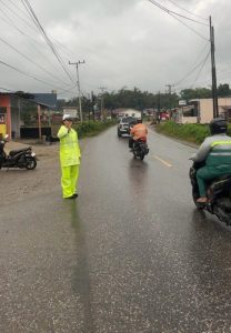 Rutinitas Polwan Polres Toba Berikan Pelayanan Prima Bagi Masyarakat