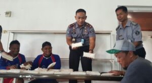 Lapas Klas IIA Kediri Berikan WBP Program Asimilasi dan Dapat Uang Upah Premi