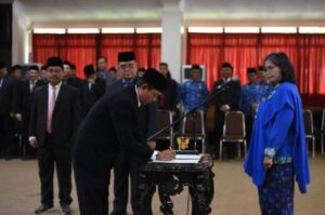Pj Wali Kota Kediri Lantik dan Ambil Sumpah 19 Pejabat Administrator dan 17 Pejabat Pengawas