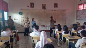 Polsek Metro Gambir Gelar Penyuluhan dan Deklarasi Gerakan Anti Tawuran di SMP St. Paulus
