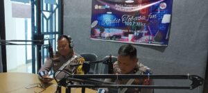 Satlantas Polres Toba Edukasi Tertib Berlalu Lintas Lewat Talk Show