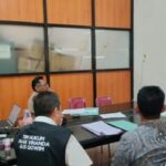 Copot Banner Kampanye Vinanda – Gus Qowim, Oknum Ketua RW di Kota Kediri Terancam Pidana