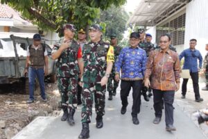 Aspers Kasad Berikan Apresiasi kepada Tim Satgas TMMD ke-122 saat Kunjungan Wasev