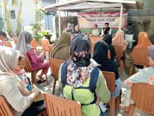 Bersama Dinas Kesehatan, Tim Satgas TMMD 122 Berikan Penyuluhan Stunting kepada Warga