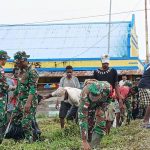 Satgas TMMD Ke-122 Kodim 1704/Mappi Bersama Warga Gelar Karya Bakti di Pasar