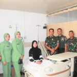 Danrem 051/Wkt dan Persit Kunjungi Anggota yang Dirawat di RSPAD Gatot Soebroto
