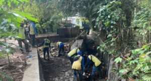 Antisipasi Banjir di Beberapa Titik, DPUPR Kota Kediri Turun Tangan Lakukan Aksi Pembersihan Saluran Air