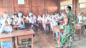 Satgas TMMD Ke-122 Berikan Wasbang di SMK Negeri 2 Raja Ampat