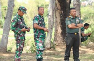 Dansatgas TMMD 122 Kodim 0809/Kediri Sambut dan Dampingi Danrem 082/CPYJ Tinjau Kesiapan Penutupan