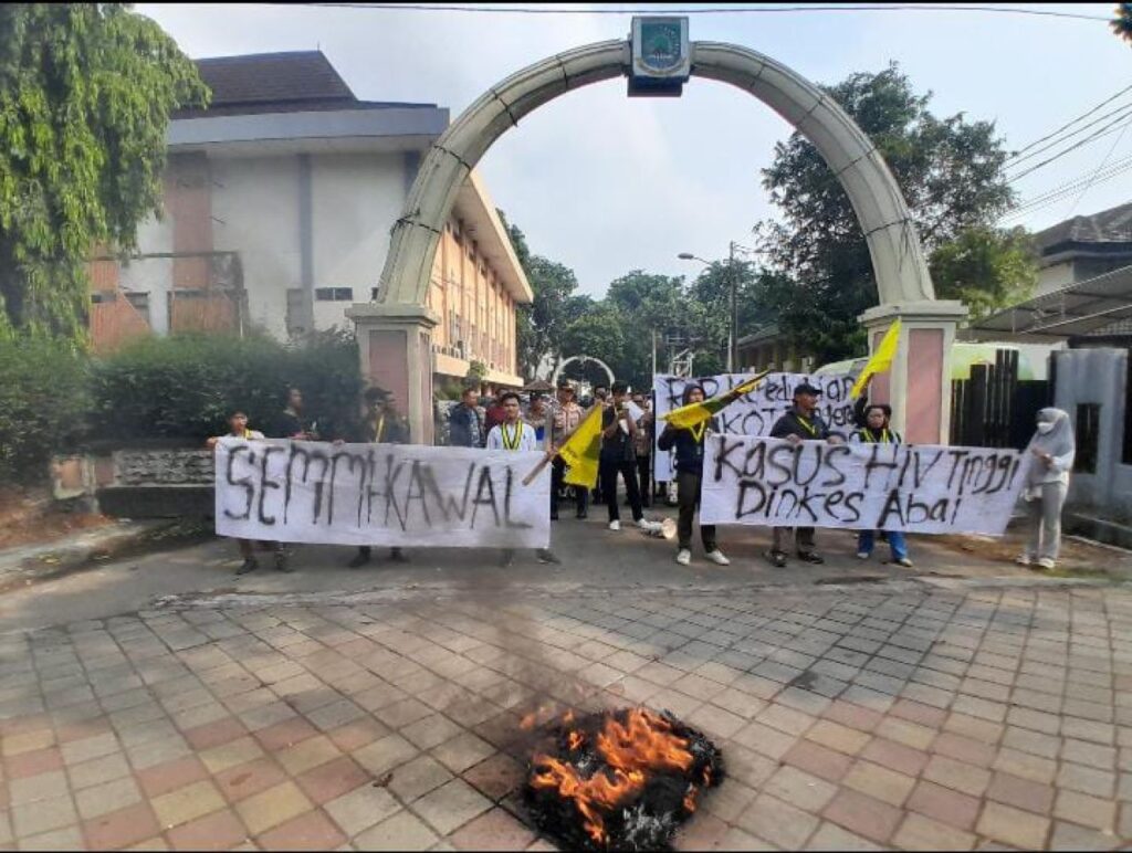 Demo Mahasiswa Desak Dinkes Kota Tangerang Bentuk Perwal Penanggulangan HIV