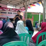 Cegah Polusi Akibat Sampah Tidak Terurai, Satgas TMMD 122 Berikan Sosialisasi Pemanfaatan Sampah Lingkungan kepada Warga