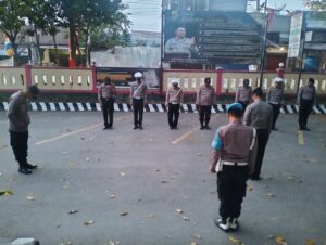 Propam Polres Toba Cek Personil Pengamanan Kegiatan Fun Walk