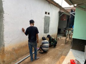 Satgas TMMD 122 Selesaikan Pemasangan Kanopi, Rumah Ibu Hesni Tuntas Dikerjakan