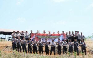Antisipasi Kerawanan Pilkada 2024, Polres Kediri Kota Gelar Latkatpuan Menembak Flash Ball