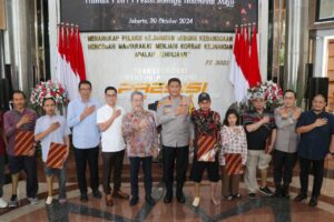 Polda Metro Jaya Berikan Bantuan Kaki Palsu dalam Rangka Hari Jadi Humas Polri ke-73