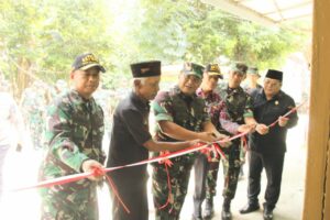 Lihat Langsung Hasil Pembangunan, Kasdam Jaya Resmikan Rutilahu TMMD ke-122