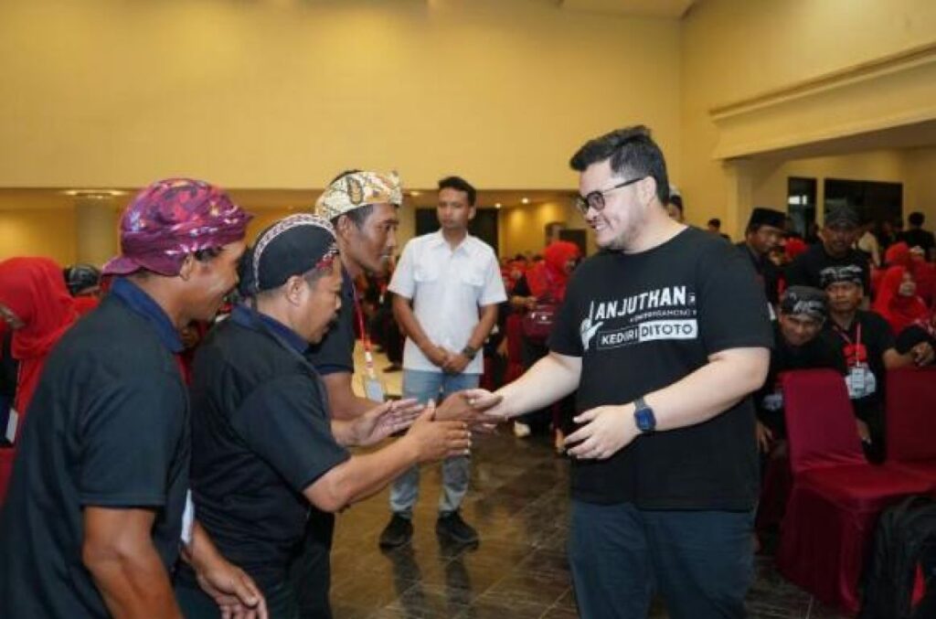 Mas Dhito Akan Perjuangkan Nasib Tenaga Honorer K2