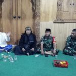 Danramil Bersama Babinsa Koramil 08/Jagakarsa Silaturahmi Dengan Keturunan Pangeran Jagakarsa