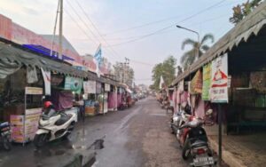 Mangkraknya Bangunan Alun-Alun, Penyebab PKL Kota Kediri Dukung Kemenangan Paslon No. 1 Vinanda – Gus Qowim