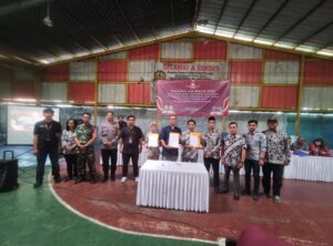 Babinsa Mustikasari Hadiri Pelantikan dan Bimbingan Teknis KPPS untuk Pilkada 2024 di Kelurahan Mustikasari