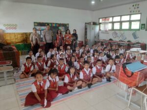 Police Go To School : Berikan Motivasi dan Edukasi Sejak Dini