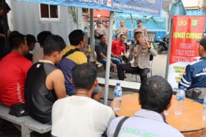 Kapolres Pelabuhan Tanjung Priok Gelar Jumat Curhat Jaga Kamtibmas Pilkada Damai dan Cegah Tawuran
