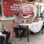 Kapolsek Matraman dan Masyarakat Bersama dalam “Jumat Curhat” untuk Tingkatkan Keamanan dan Kesejahteraan Warga