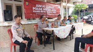 Kapolsek Matraman dan Masyarakat Bersama dalam “Jumat Curhat” untuk Tingkatkan Keamanan dan Kesejahteraan Warga