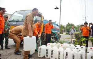 Per Hari, Pemkab Kediri Salurkan 15 Ribu Liter Air Bersih ke Desa Sepawon