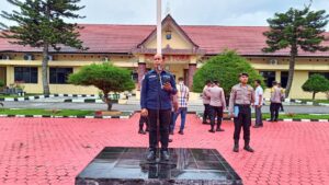 Pimpin Apel Pagi, Kasi Humas Polres Toba Sampaikan Arahan Dan Motivasi