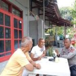 Kapolsubsektor Rawasari Sambangi Tokoh Masyarakat Ajak Tetap Jaga Kerukunan Untuk Pilkada Damai