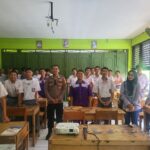 Kegiatan Mahasiswa Goes To School Cegah Tawuran di SMK Kampung Jawa