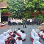 Cegah Bullying, Babinsa Koramil 08/Jagakarsa Berikan Sosalisasi Kepada Siswa SDN Tanjung Barat 09