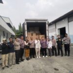 Polisi Amankan Keberangkatan Mobil Barang Logistik KPU ke PPK Wilayah Jakarta Timur