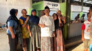 Emak – Emak Pedagang Pasar Dukung Bojonegoro Klunting