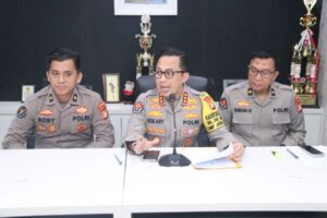 Polisi Buru Pengemudi Toyota Yaris ‘Koboi’ Todongkan Pistol di Tol Bekasi