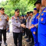 Kapolri Tinjau Posko Pengungsi Erupsi Gunung Lewotobi di NTT