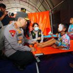 Tinjau Posko Pengungsian Erupsi Lewotobi, Kapolri Pastikan Pelayanan dan Kebutuhan Warga