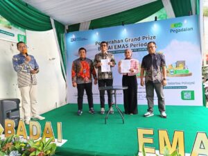 Pegadaian Kanwil VIII Serahkan Hadiah Grand Prize Emas 123 gram Badai Emas Periode 2