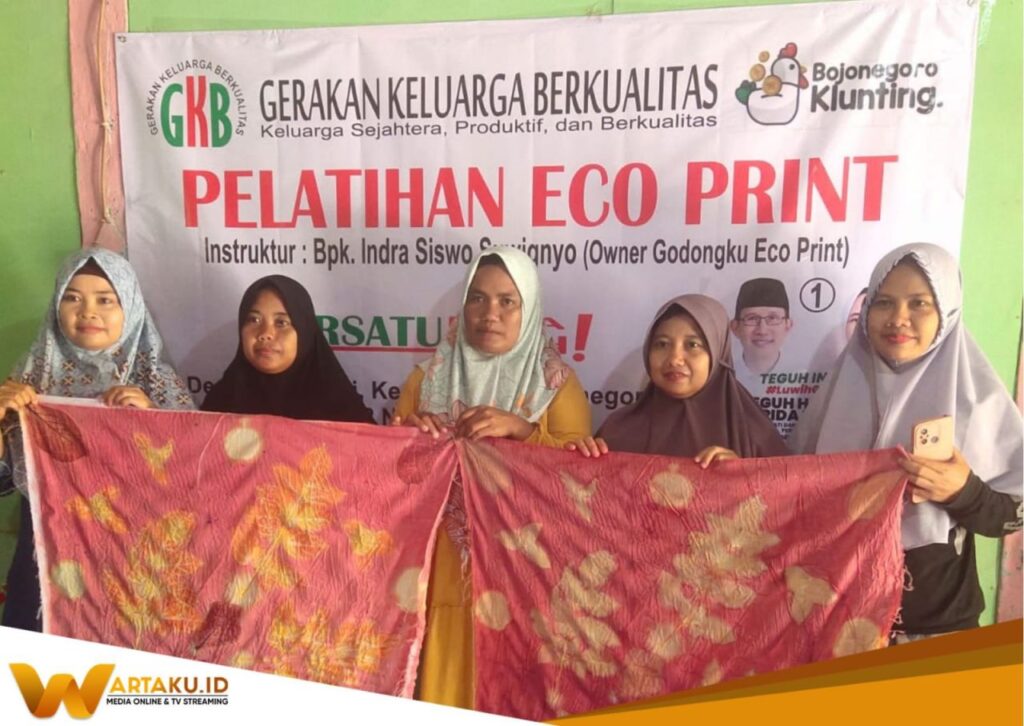 GKB yang di Gagas Relawan Tegar Beri Pelatihan “Eco Print” Kepada Masyarakat dan Sosialisasikan Bojonegoro Klunting