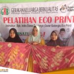 GKB yang di Gagas Relawan Tegar Beri Pelatihan “Eco Print” Kepada Masyarakat dan Sosialisasikan Bojonegoro Klunting