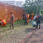 Karya Bhakti Bersihkan Fasos dan Fasum, Koramil 07/Cipayung Giat Bersihkan Masjid