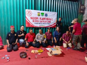Ngopi Kamtibmas Bersama Bhabinkamtibmas Kel. Jatinegara Bahas Kemanan Tawuran dan Pilkada 2024