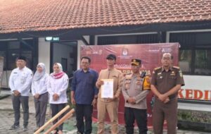 KPU Kota Kediri Lakukan Pelaksanaan Pemusnahan Surat Suara Kategori Rusak Pada Pilkada Serentak 2024