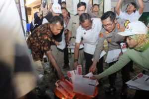 Kapolres Metro Jakut Hadiri Pemusnahan Kelebihan Surat Suara Pemilihan Gubernur dan Wagub Provinsi DK Jakarta Tahun 2024