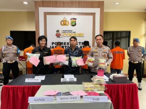 Polres Metro Jakarta Selatan Ungkap Kasus Narkotika Jaringan Internasional, Amankan 8 Kg Sabu dan 2 Kg Ganja